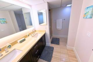 Super Quiet Apartment In Full Service Bldg near UCLA - 2