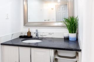 Cozy Quiet Suite - 2 Bedrooms and 2 Full Bathrooms - 6