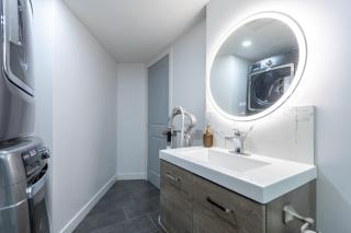 Cozy Quiet Suite - 2 Bedrooms and 2 Full Bathrooms - 2