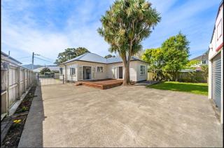 Light-Filled Home With Peaceful Outdoor space - 5