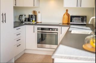 Light-Filled Home With Peaceful Outdoor space - 3