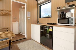 Black Horse Cabin 4 by Tiny Away - 6