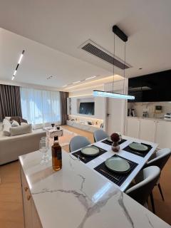 Vintage-Style, Fully Equipped Apartment with 3Bedroom - 2