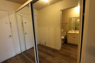 Private Apt with Queen bed in great neighborhood - 3