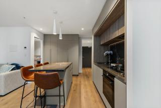 Luxury CBD Retreat Level 51 Views - 6