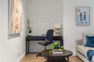 Luxury CBD Retreat Level 51 Views - 5