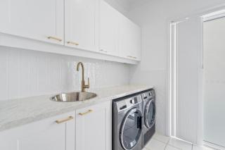 6BR Water front Family Haven Pool Private Jetty - 4