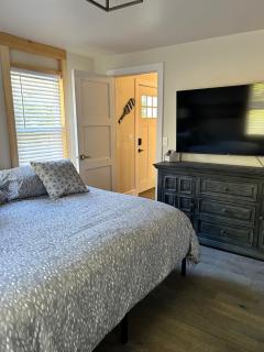 Harbor Bend House - River View in the Center of Town - 1