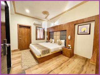 SEA VIEW from rooftop - SWIMMING POOL - HOTEL LAGOON ! PURI near Swargadwar - Golden Beach - Jagannath Temple - Parking - Fully Air Conditioning Rooms - BEST HOTEL IN PURI - 5