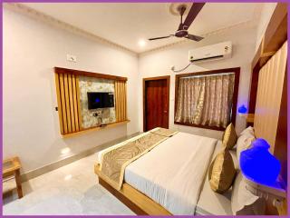 SEA VIEW from rooftop - SWIMMING POOL - HOTEL LAGOON ! PURI near Swargadwar - Golden Beach - Jagannath Temple - Parking - Fully Air Conditioning Rooms - BEST HOTEL IN PURI - 3