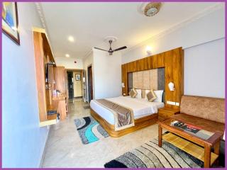 SEA VIEW from rooftop - SWIMMING POOL - HOTEL LAGOON ! PURI near Swargadwar - Golden Beach - Jagannath Temple - Parking - Fully Air Conditioning Rooms - BEST HOTEL IN PURI - 4