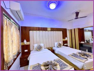 SEA VIEW from rooftop - SWIMMING POOL - HOTEL LAGOON ! PURI near Swargadwar - Golden Beach - Jagannath Temple - Parking - Fully Air Conditioning Rooms - BEST HOTEL IN PURI - 2