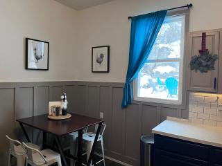 Relaxing Townhouse Downtown Dubuque - 1