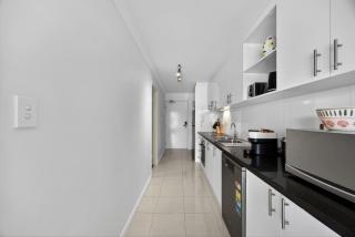 Cozy 1BR Rockingham Retreat Garden View - 4