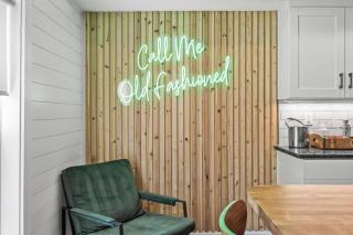 Stay at this Old Fashion House in Bardstown - 5