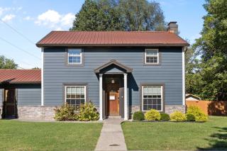 Stay at this Old Fashion House in Bardstown - 4