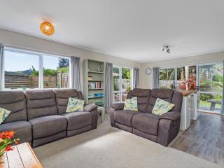 Cozy Cottage - Whitianga Holiday Home - 3
