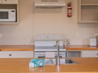 Cozy Cottage - Whitianga Holiday Home - 1