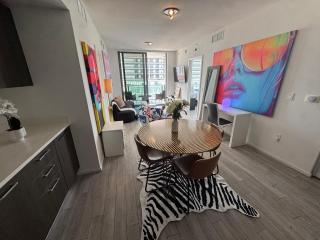 Spectacular corner 2BDR Downtown Miami - Miami - 4