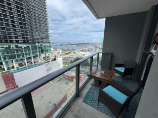 Spectacular corner 2BDR Downtown Miami - 2