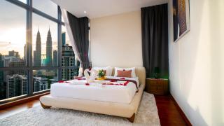 KLCC View Suites with balcony at The Manor Residence - 3