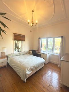 Chic beachside apartment at Bondi - 7