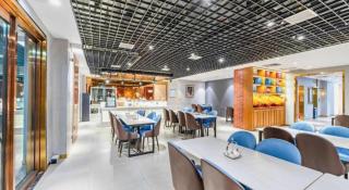 James Joyce Coffetel Tianjin Railway Station - 3