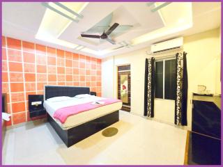 PRIME LOCATION - Near Swargadwar Sea Beach - Bengali market -HOTEL DAMODAR PALACE- PURI - Lift-Parking - Restaurant - 7