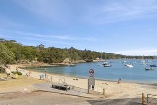 Little Manly Beachfront 1 Bed Sleeps 3 - 2