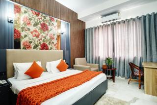 Hotel The MG Road Near Sikanderpur Metro - Gurgaon - 7