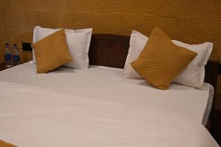 Hotel Meer Villa And Ac Restaurant - 8