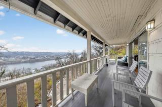 Stylish 3BR City Escape Near Downtown & Riverfront - 7