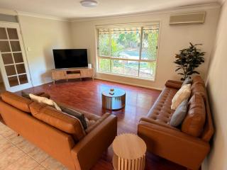 Robina Family Retreat - 0