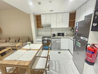 Stylish 1-Bedroom Haven in Reflection Tower B - 5