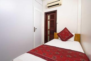 Collection O Dinh Dinh Hotel - Near Tan Son Nhat Airport - 1