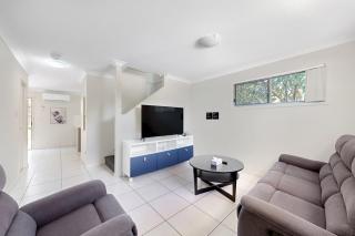 Mango Hill 3 Bedroom Family Accommodation - 0