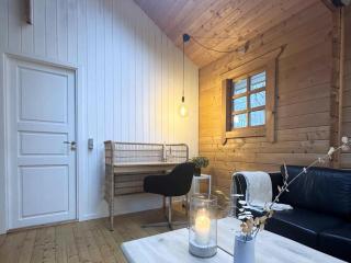 Cozy And Modern Holiday Home In The Woods - 3