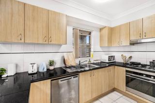 City Oasis: 2B2B Near Central with Car Space - 6