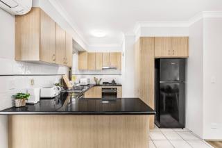 City Oasis: 2B2B Near Central with Car Space - 4