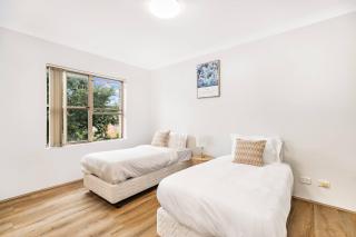 City Oasis: 2B2B Near Central with Car Space - 2