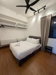 Beacon Executive Suites with Infinity Pool by BNB4U - 4