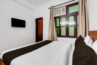 Hotel O Sector 4 Manraj Complex Gurugram - 1