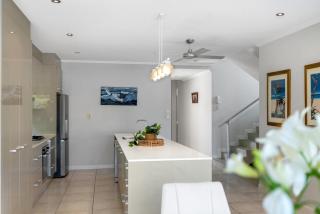 Belle Escapes The Mariner - 9