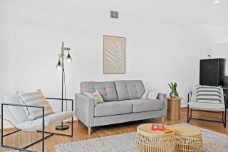 Fremantle Urban Escape - Steps to South Beach - 8