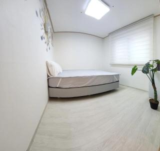 Cozy home Hapjeong Hongdae, parking available, negotiable - 8