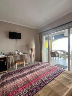 VnS Beachfront Guesthouse - 7