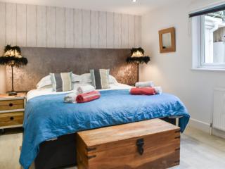 Oceans Away - Uk48571 - 1