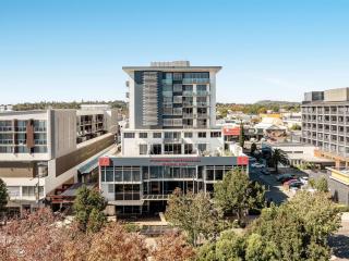 Stylish CBD Escape, Walk to Cafes and Shops! - 7