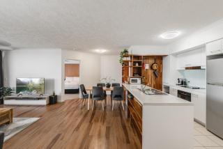 Stylish CBD Escape, Walk to Cafes and Shops! - 5