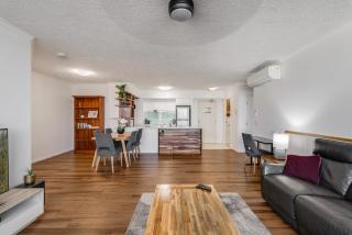 Stylish CBD Escape, Walk to Cafes and Shops! - 1